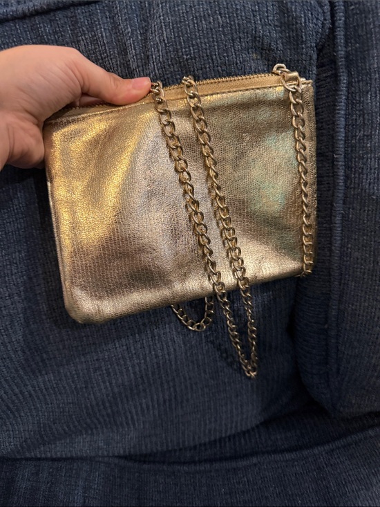 The Unbranded Brand Handbags - Elegant Metallic Gold Chain Crossbody Bag for Women